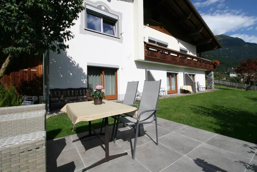 Haus Simone - Tschofen Waltraud