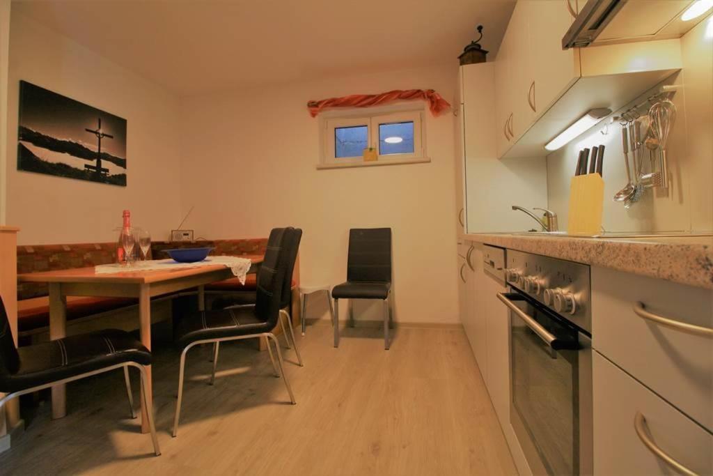 Apartment Haus Simone - Tschofen Waltraud *